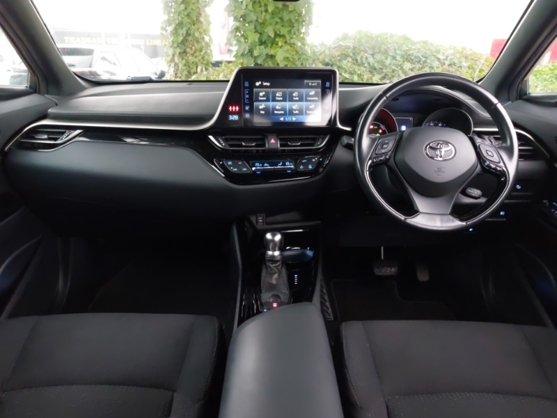 Used Toyota C-HR 2018 for sale - 76560352: Photo 2