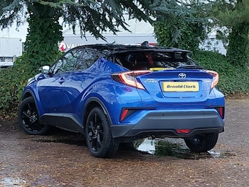 Used Toyota C-HR 2018 for sale - 76560352: Photo