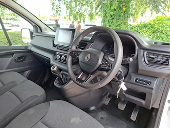 Used Renault Trafic 2024 for sale - 78998260: Photo