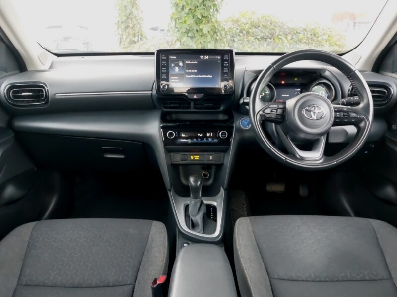Used Toyota Yaris Cross 2023 for sale - 77495248: Photo 2