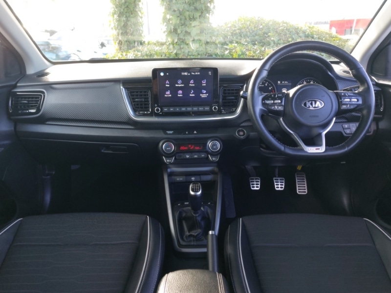 Used Kia Stonic 2021 for sale - 76403630: Photo 2