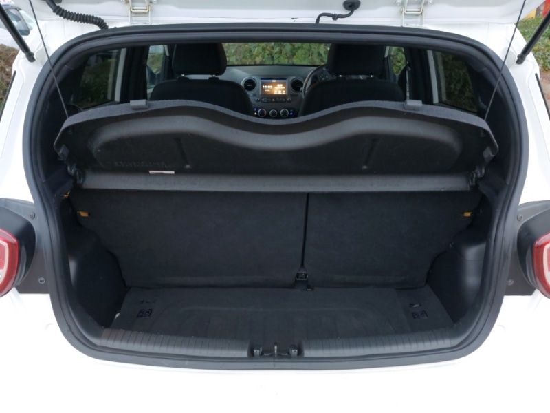 Used Hyundai i10 2018 for sale - 77119016: Photo 8