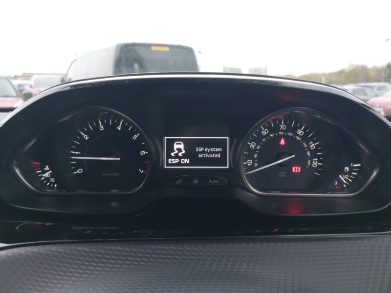 Used Peugeot 2008 2017 for sale - 77130182: Photo 13