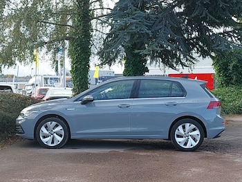 Used Volkswagen Golf 2023 for sale - 76365372: Photo