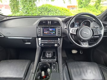 Used Jaguar F-Pace 2017 for sale - 78952619: Photo