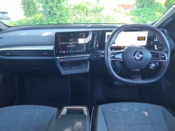 Used Renault Megane E Tech 2023 for sale - 78957216: Photo