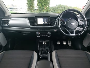 Used Kia Stonic 2018 for sale - 76983470: Photo