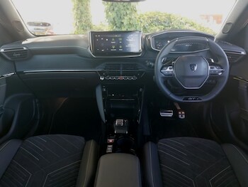 Used Peugeot 2008 2025 for sale - 76055282: Photo 2