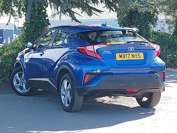 Used Toyota C-HR 2017 for sale - 78440606: Photo