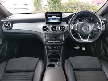 Used Mercedes-Benz GLA 2019 for sale - 77304230: Photo