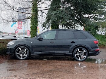 Used Audi Q7 2024 for sale - 77284370: Photo