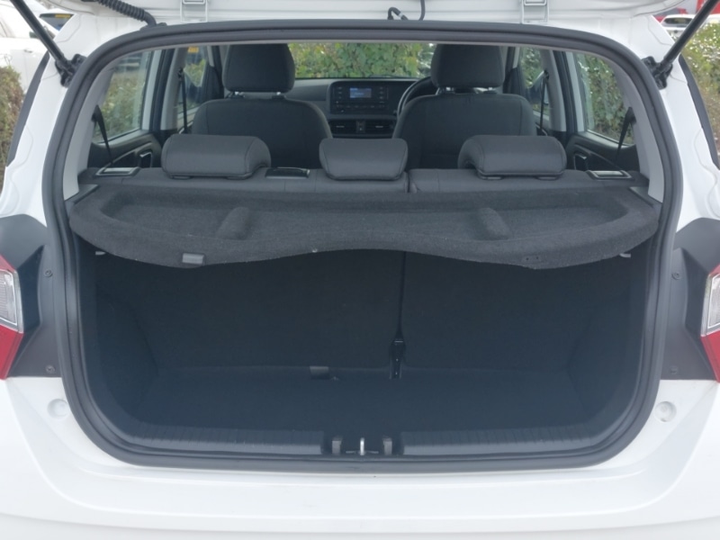 Used Hyundai i10 2022 for sale - 77988152: Photo 8