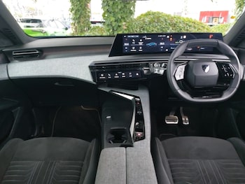 Used Peugeot 3008 2024 for sale - 76160340: Photo 2