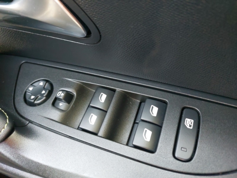 Used Peugeot 2008 2022 for sale - 76103255: Photo 12