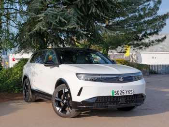 2025 - 157kW Ultimate 73kWh 5dr Auto [Panoramic Roof]