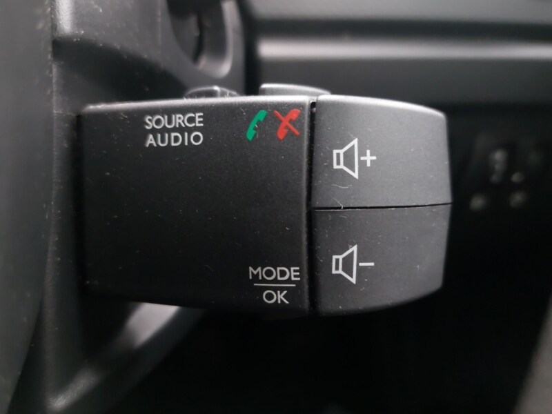 Used Renault Captur 2013 for sale - 76285801: Photo 16