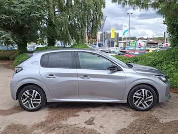 Used Peugeot 208 2023 for sale - 79517260: Photo