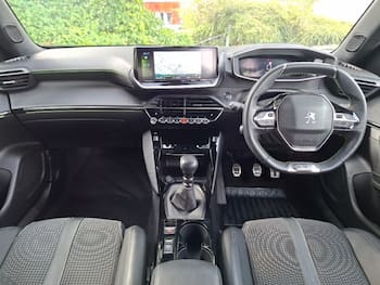Used Peugeot 2008 2023 for sale - 79718392: Photo