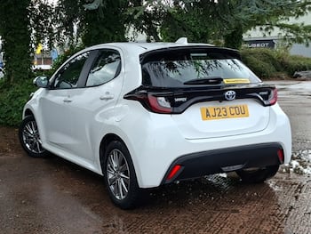 Used Toyota Yaris 2023 for sale - 79844558: Photo