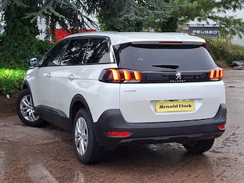 Used Peugeot 5008 2023 for sale - 79704074: Photo