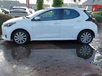 Used Toyota Yaris 2023 for sale - 76987234: Photo