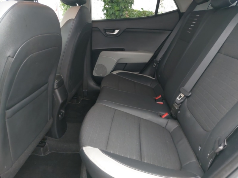 Used Kia Stonic 2018 for sale - 76195334: Photo 6