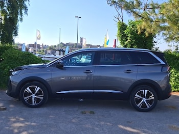 Used Peugeot 5008 2023 for sale - 79056422: Photo