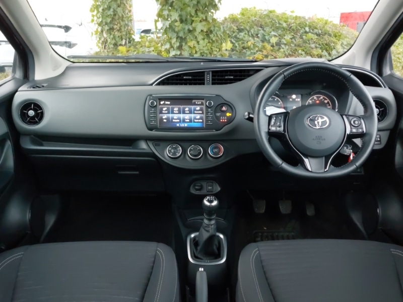 Used Toyota Yaris 2019 for sale - 76779418: Photo 2