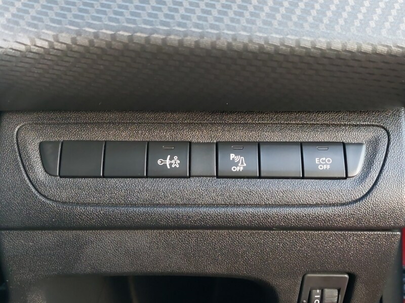 Used Peugeot 208 2018 for sale - 76779413: Photo 18