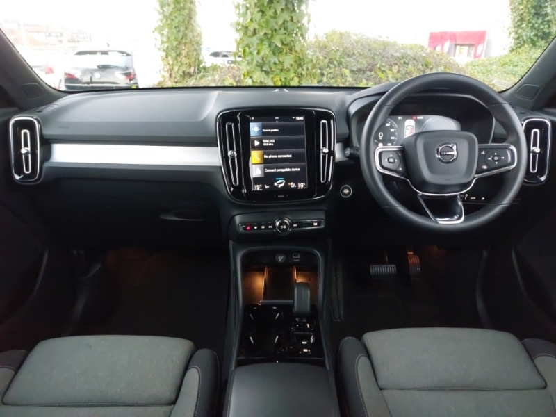 Used Volvo XC40 2023 for sale - 77573217: Photo 2
