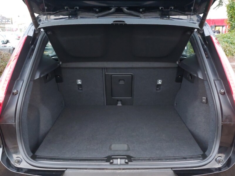 Used Volvo XC40 2023 for sale - 77573217: Photo 8