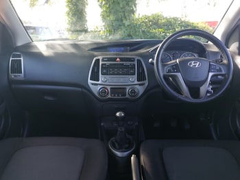 Used Hyundai i20 2014 for sale - 76348202: Photo