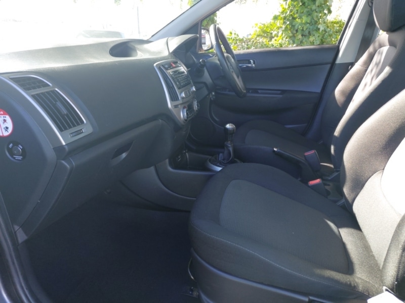 Used Hyundai i20 2014 for sale - 76348202: Photo 5