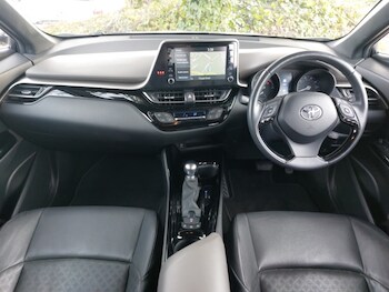 Used Toyota C-HR 2021 for sale - 78411103: Photo