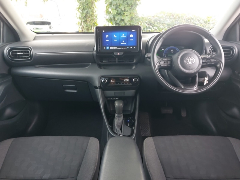 Used Toyota Yaris 2024 for sale - 76335617: Photo 2