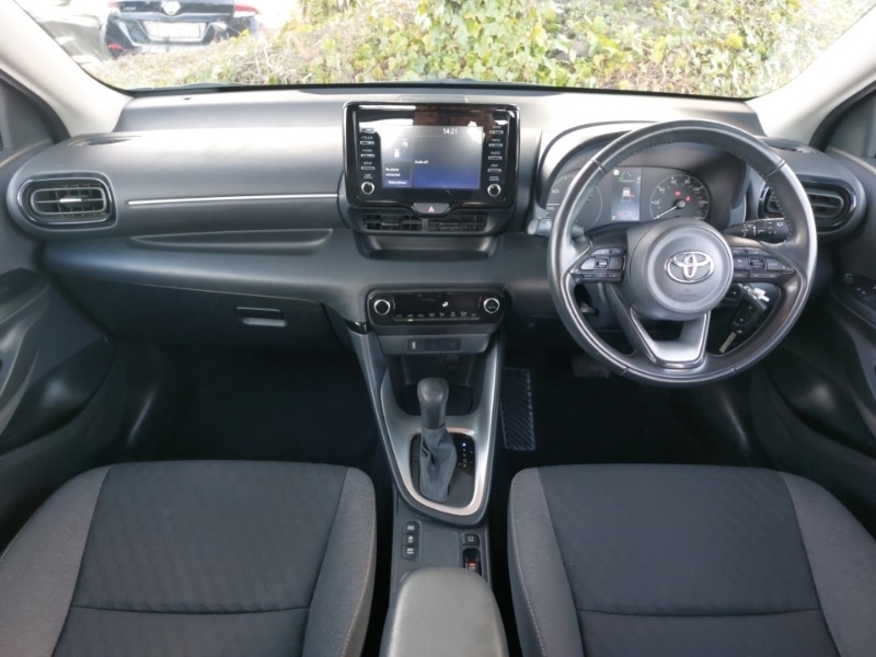Used Toyota Yaris 2022 for sale - 77652080: Photo 2
