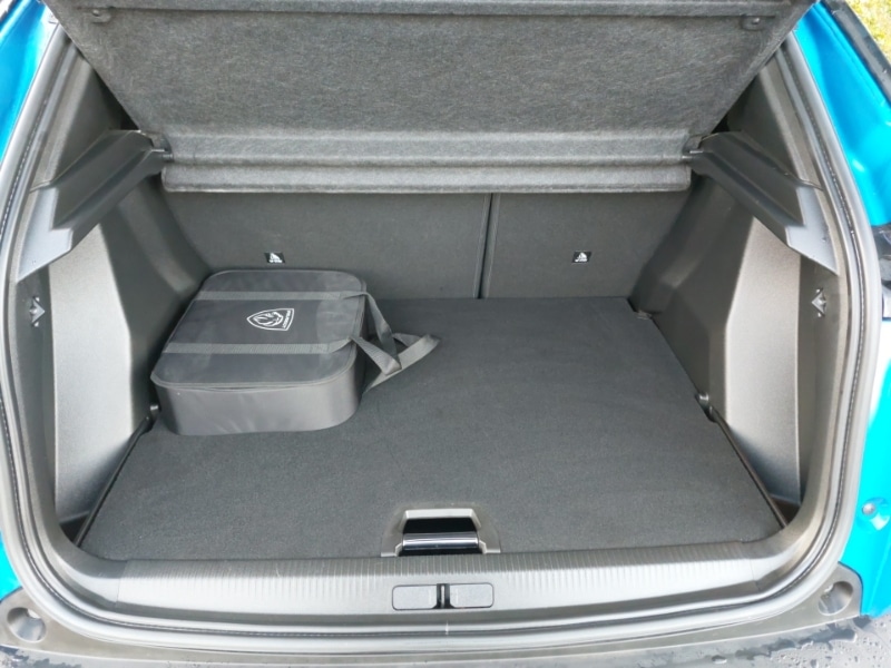 Used Peugeot 2008 2022 for sale - 76860599: Photo 8