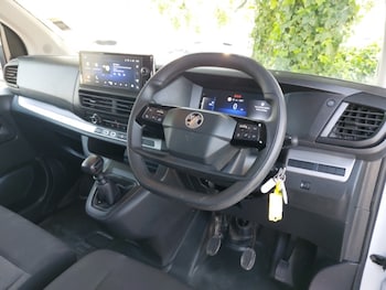 Used Vauxhall Vivaro 2024 for sale - 78700234: Photo