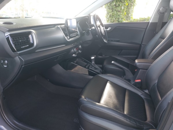Used Kia Stonic 2023 for sale - 76183635: Photo 5