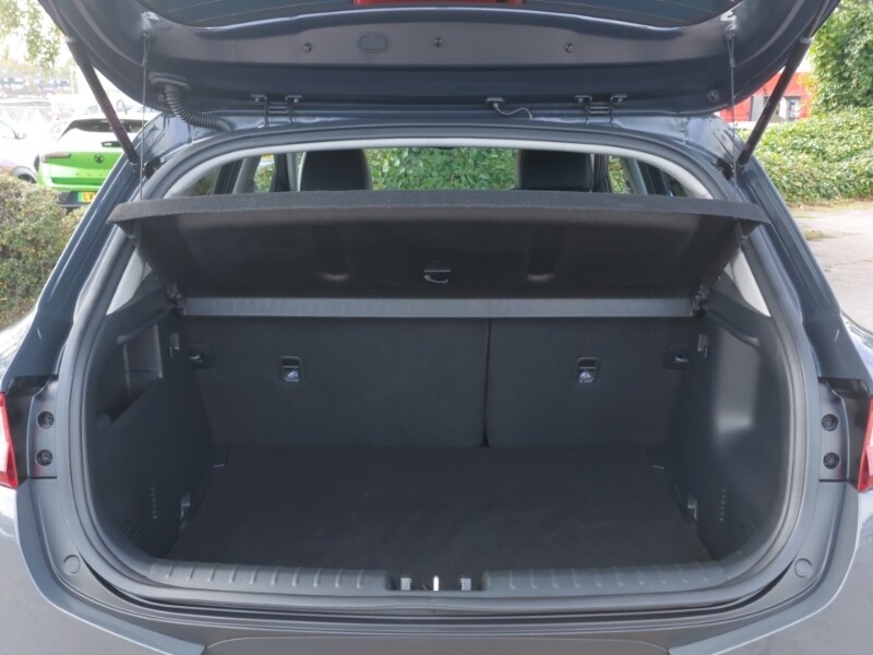 Used Kia Stonic 2023 for sale - 76183635: Photo 8