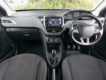 Used Peugeot 208 2016 for sale - 78411105: Photo