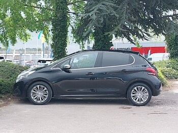 Used Peugeot 208 2016 for sale - 78411105: Photo