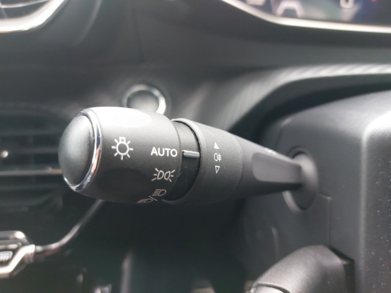 Used Peugeot 208 2020 for sale - 76566879: Photo 13