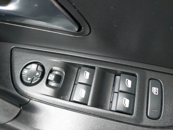 Used Peugeot 2008 2024 for sale - 75695450: Photo 12