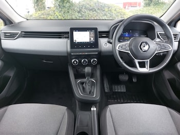 Used Renault Clio 2024 for sale - 78317657: Photo