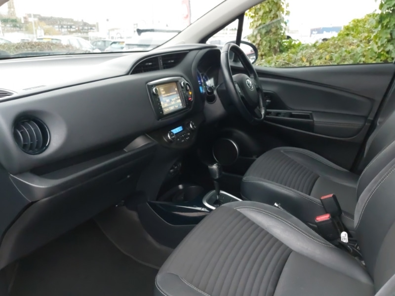 Used Toyota Yaris 2017 for sale - 76785511: Photo 5