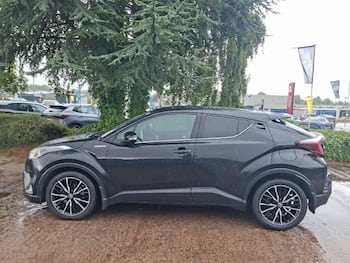 Used Toyota C-HR 2018 for sale - 79763411: Photo