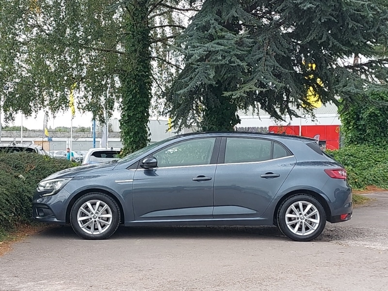 Used Renault Megane 2017 for sale - 76379415: Photo 4