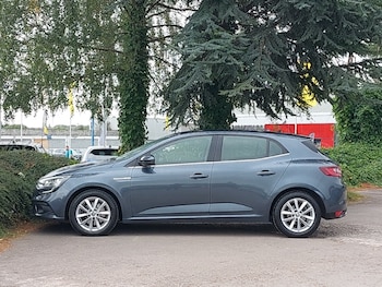 Used Renault Megane 2017 for sale - 76379415: Photo