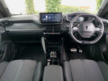 Used Peugeot 2008 2025 for sale - 76464989: Photo